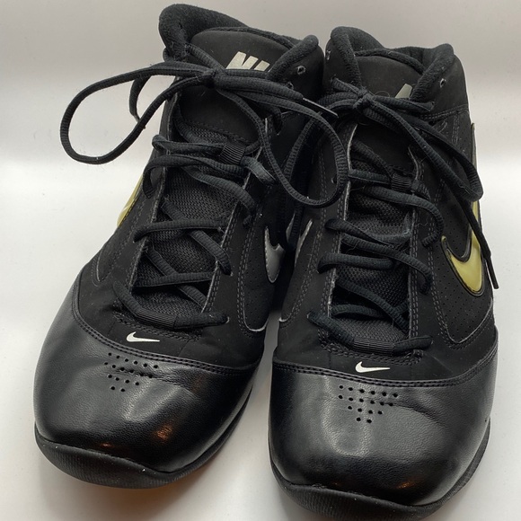 Nike Black and Gold Athletic Shoes
663 - Picture 6 of 9